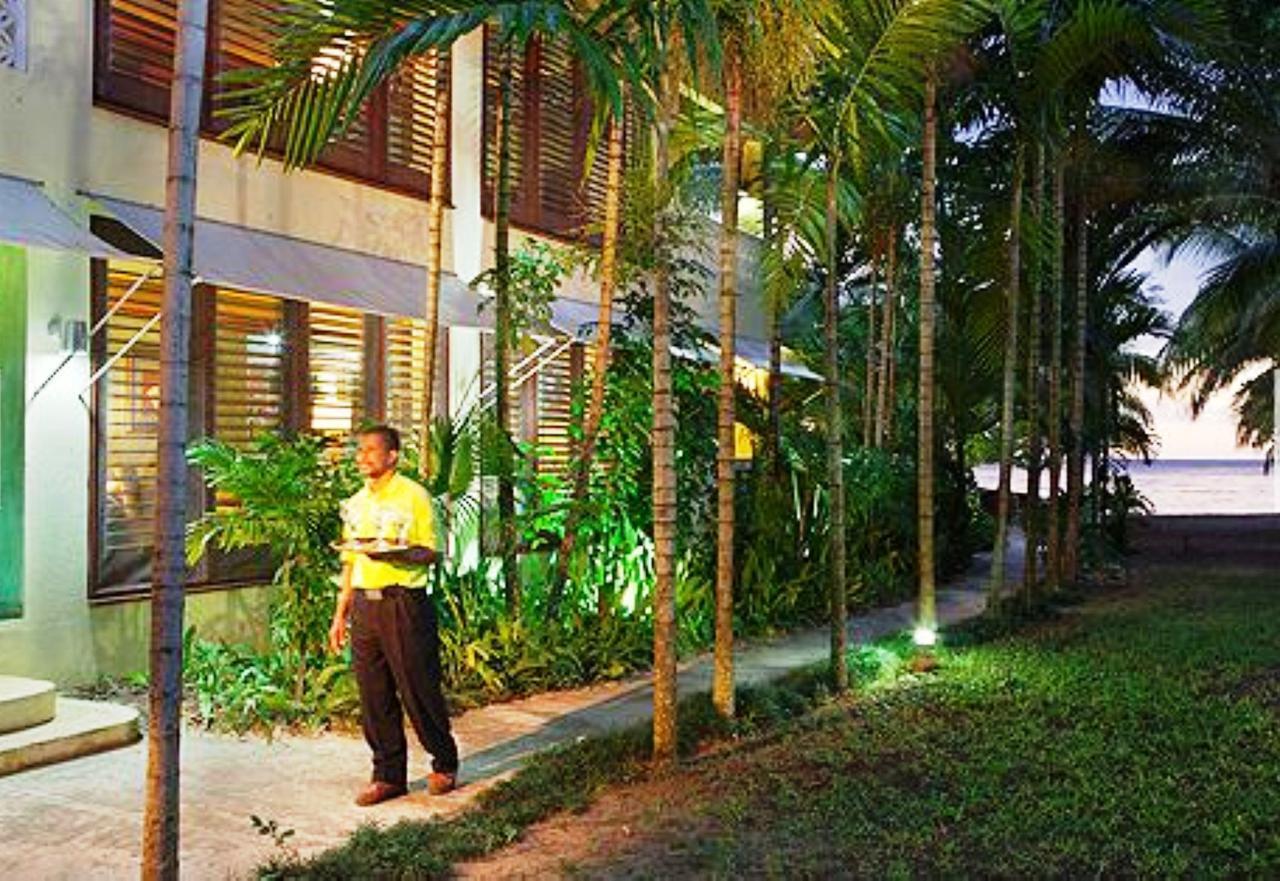 Idle Awhile Beach Hotel Negril Exterior photo