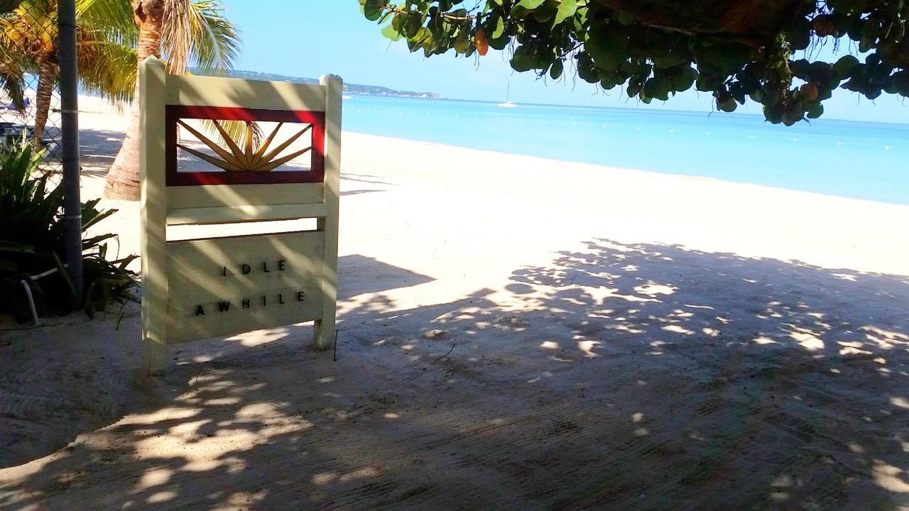 Idle Awhile Beach Hotel Negril Exterior photo