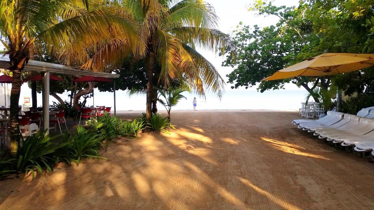 Idle Awhile Beach Hotel Negril Exterior photo