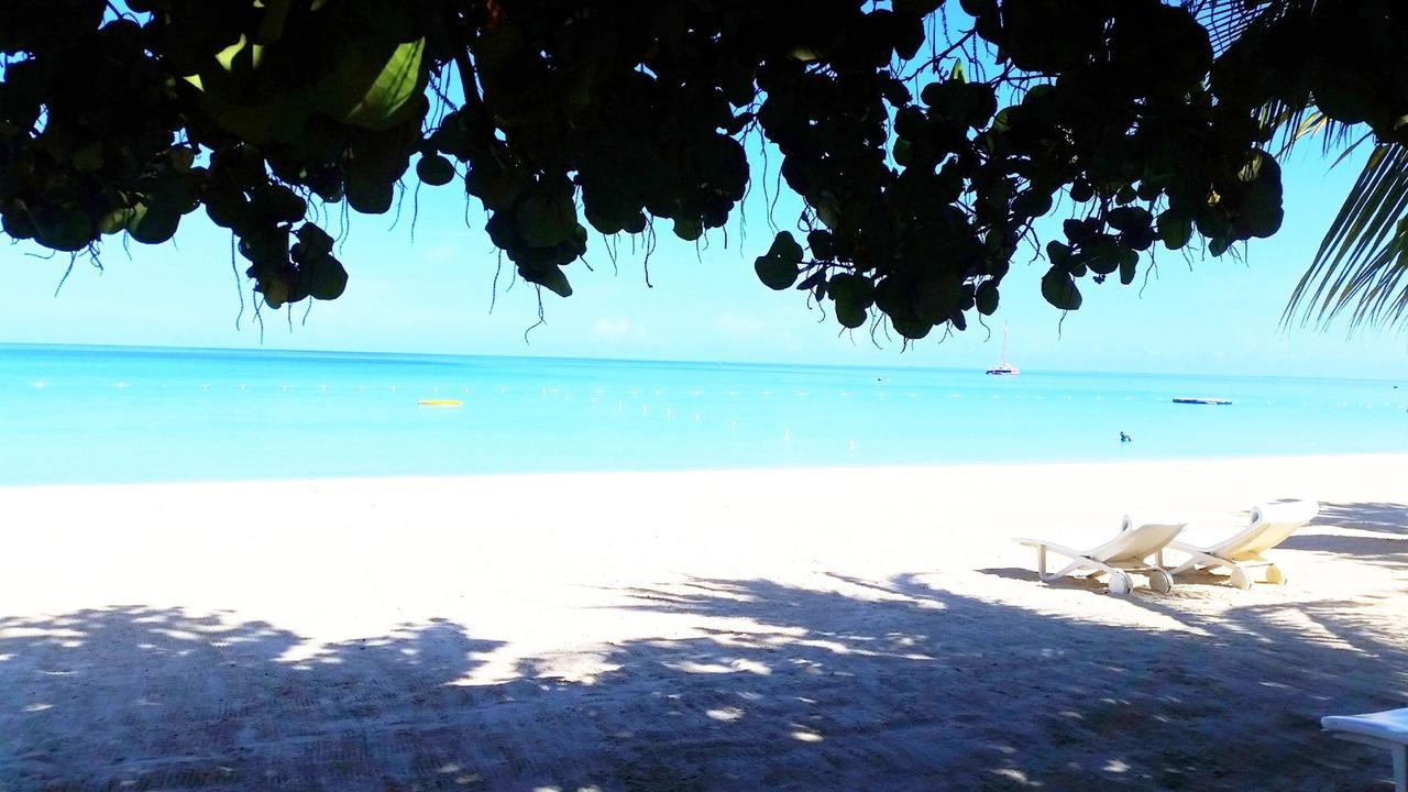 Idle Awhile Beach Hotel Negril Exterior photo